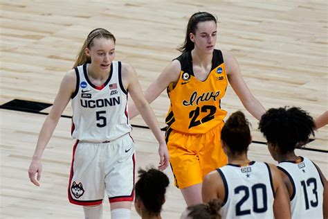 iowa versus uconn women's basketball